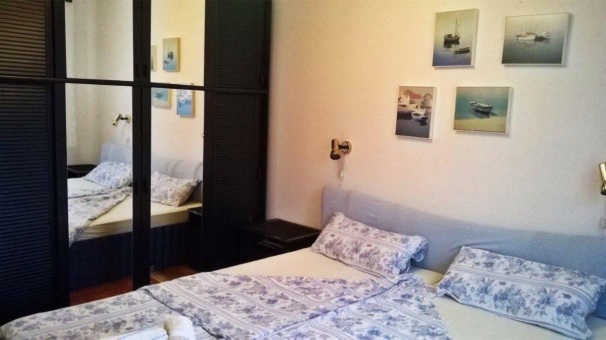 Apartments Zambratija *